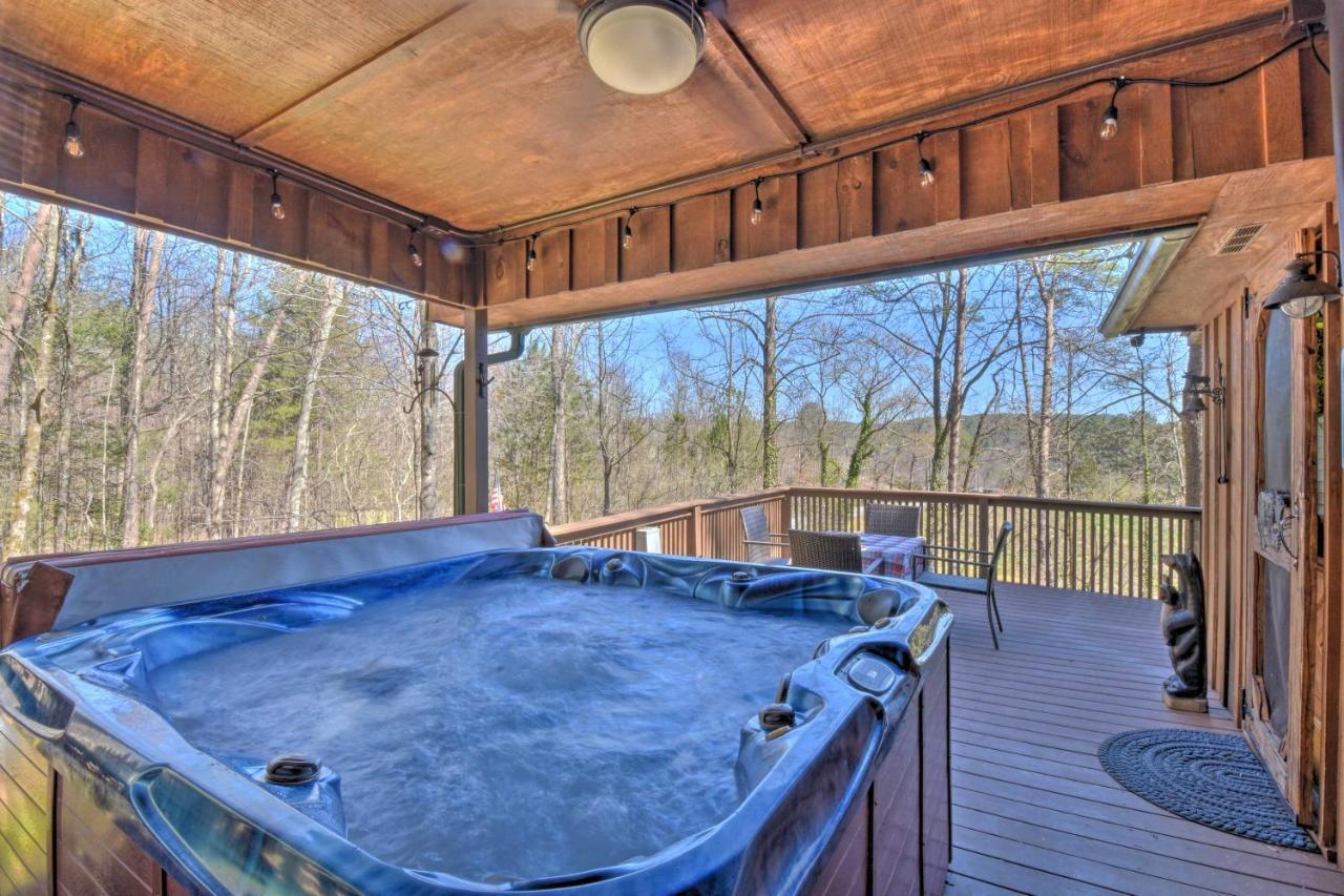 Helen Cabin With Deck And Hot Tub Less Than Half Mi To Main St Exterior foto