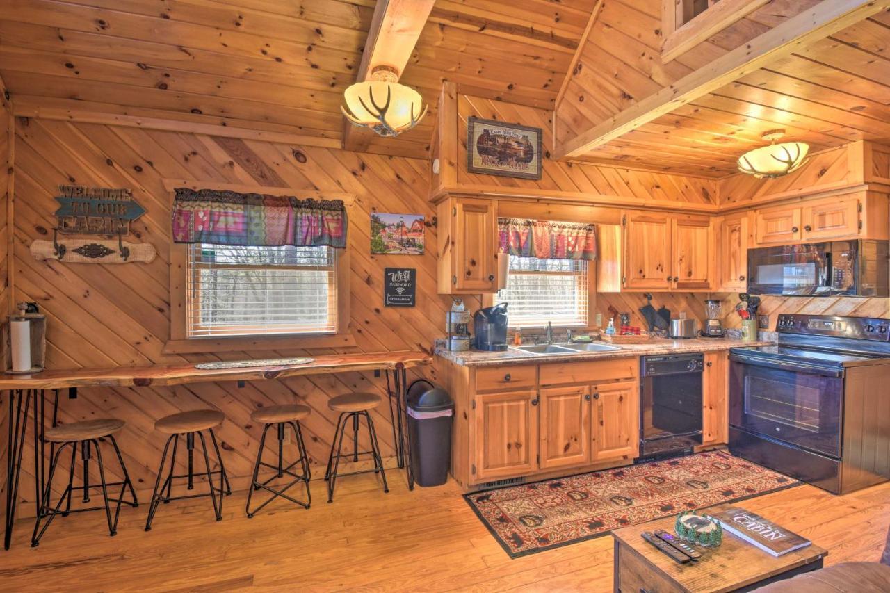 Helen Cabin With Deck And Hot Tub Less Than Half Mi To Main St Exterior foto