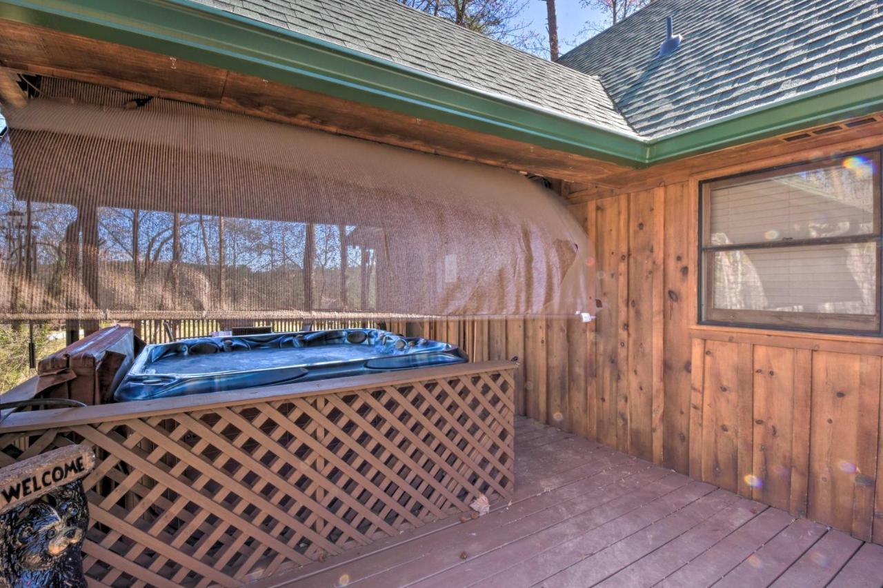 Helen Cabin With Deck And Hot Tub Less Than Half Mi To Main St Exterior foto