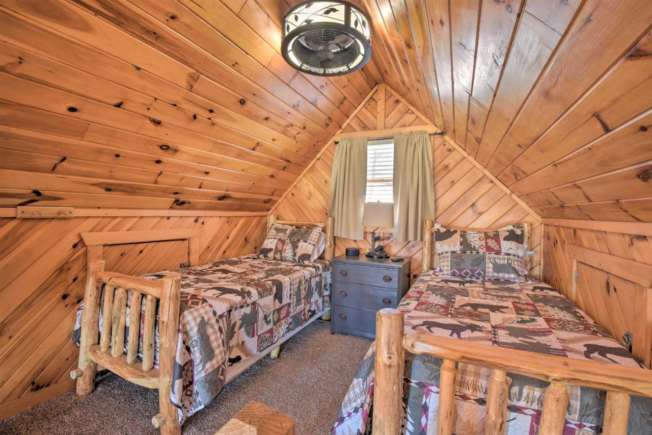 Helen Cabin With Deck And Hot Tub Less Than Half Mi To Main St Exterior foto